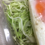 さくら水産 - おかずパック詰めの千切りキャベツです