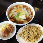 中華料理 宝 - 五目ラーメン、チャーハン、唐揚げ