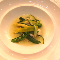 ブラッスリー ポール・ボキューズ 銀座 - 真鯛のポアレ・ニンニクの香りをつけた季節野菜添え軽いポタジェールソース