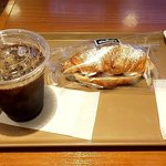 ベッカーズ - おぐら＆ホイップクロワッサンとアイスコーヒー