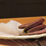 にい留 - 障泥烏賊　赤オクラ