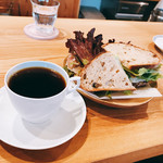 ジカンリョコウ - コーヒー(グァテマラ)&生ハムとドライトマトのサンドイッチ