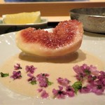 にい留 - 口直しの無花果の胡麻ペースト