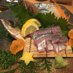 いわし屋 - アジの活き造り    しっかり味