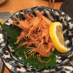 いわし屋 - 川海老の素揚げ     こちらもおつまみに最高