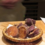 にい留 - さつま芋　この揚げ色は凄いです