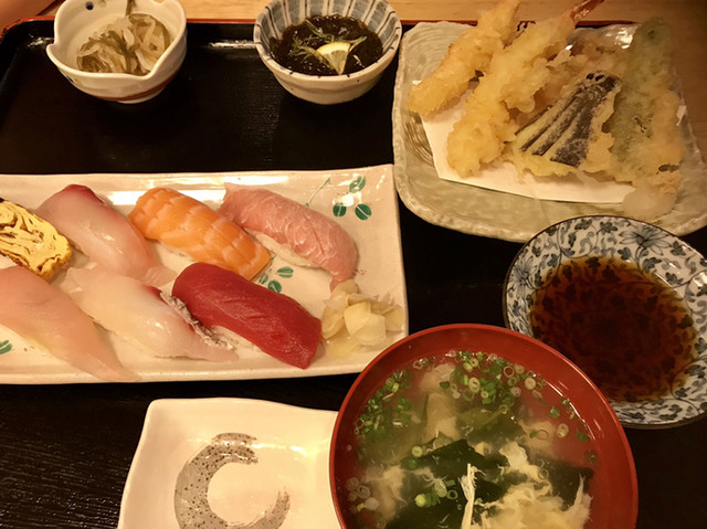 奥武島海産物食堂 おうじまかいさんぶつしょくどう 南城市 魚介料理 海鮮料理 食べログ