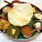 Authentic South Indian Cuisine Sri Balaj - ベジタリアン・タリ(3000円)