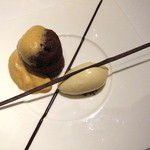 アルジェント - とろけるチョコレートケーキ　キャラメルのザバイオーネ　カルダモンのジェラートを添えて