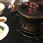 炭火焼き肉 一億兆 - 