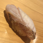 こま田 - 三重の赤ムツ。塩と酢橘で。日本海産は脂が強過ぎるので、太平洋側を選ばれているとのこと