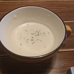 カフェ&デリ オッキアーリ - じゃがいものスープ