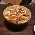 たべてや座間巣 - 太った後輩さんの豚照り丼