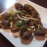 チャミヤラキッチン - 砂ぎものニンニク炒めに友人たちは美味しい、なぜこんなに柔らかくできるの？と驚いていました。