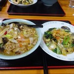 中国料理 鉄人 - もつラーメンと中華丼