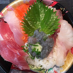 Uoriki - ランチタイム　海鮮丼　６３８円　(2019/06)