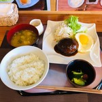 お肉料理の郷 - 料理写真:ハンバーグ定食