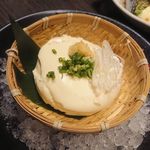 三代目網元 魚鮮水産 - こだわり大豆の冷奴 390円＋税
