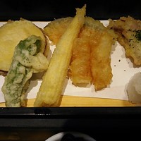 旬草 弥ひろ - ●ランチ 特選二段重 2,160円 (税込) (内容：前菜･造盛り･八寸･炊合せ･天盛) 2019年06月