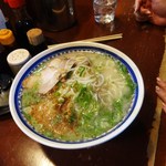くろいわラーメン - 豚骨細麺