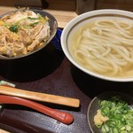 純愛うどん なでしこ - 親子丼セット（￥842）