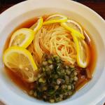 中華そば 一休 - 冷やしだしレモン中華