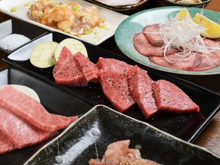 Kuroge Wagyuu Yakiniku To Honkaku Motsunabe Sanju - 