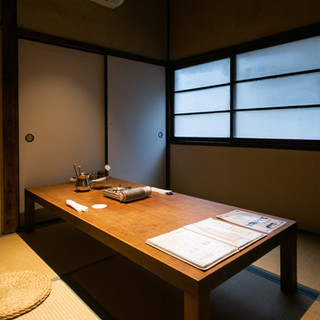 周りを気にせずゆったりとお寛ぎいただけます。
                                          2～30名様までご利用いただけます