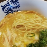 特級鶏蕎麦 龍介 - 細麺にもご飯にも良く合うスペシャルなスープ