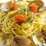 Pasutodoro - 定番パスタの一つ、『アサリと季節野菜のスパゲッティ』。たっぷりのアサリと旬の野菜をつかったパスタです。