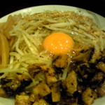 麺屋 御神本 - 全卵入りのまぜ玉