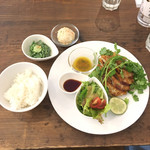 鎌倉餃子 UMINECO WINE＆CAFE - ミックス餃子ランチ