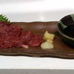 季節料理 鮮 - 料理写真:馬刺し　お店で作ったタレで！