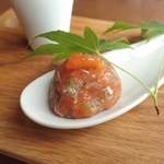 杏ダイニング - 姫鱒のチタタプ(なめろう)；洞爺湖産．トッピングの筋子も姫鱒の物だそうです．先週は"時不知鮭"で仕立てていた様です @2019/06/29