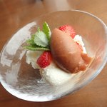 杏ダイニング - 女房の甘味；高橋牧場のヨーグルトムース/木苺ソルベ/苺(豊浦産"けんたろう") @2019/06/29