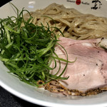 Japanese Soba Noodles 蔦 - ガリシア栗豚チャーシューに九条ネギ
