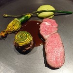 L'EAU - (2019年5月　訪問)牛肉とズッキーニ。見た目にも美しい仕上がり。