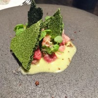 L'EAU - (2019年5月　訪問)鰯と馬肉・大葉の皿。鰯も馬肉も変な臭みを感じず大葉のサブレでより臭みが消され香り良く仕上がっていました。