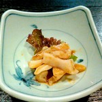 割烹 半兵衛 - お通しも、白バイのお刺身、旨いですよ