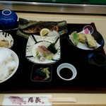 地魚料理 丸長 - 日替わりランチ ドリンク付き 950円+税