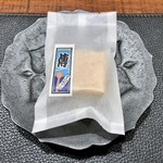 傳 - 先付：フォアグラ最中 干し柿