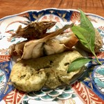 傳 - 焼物：鮎風干し 肝パテ 蓼パン