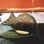 レストラン マノワ - 名物☆黒いフォアグラたいやき