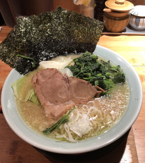 家系ラーメン 山下醤造 - 山醬ラーメン並700円税込み
麺スープ共全てデフォルトでオーダー。