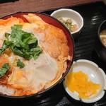 焼鳥酒場 とりじん - 鶏かつ丼   802円