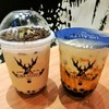 THE ALLEY - ドリンク写真:左は盆栽奶茶タピオカミルクティーRM9.7、右は温かいふわもち黒糖タピオカにハマる黒糖タピオカラテRM12.9