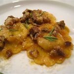 ビオディナミコ - 栗の粉のクリームを詰めたラビオリ エゾジカのラグー