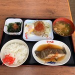 大衆食堂半田屋 - 