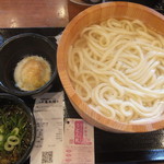 丸亀製麺 - 釜揚げ大390円が1日半額190円、温泉玉子70円(2019.6.1)