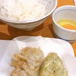 手打ちうどん 上を向いて - 